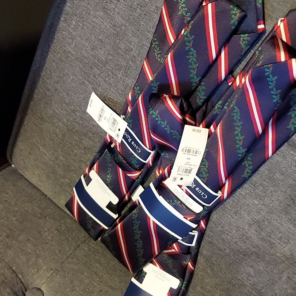 Club Room Men's Holly Stripe Tie. - Picture 2 of 4
